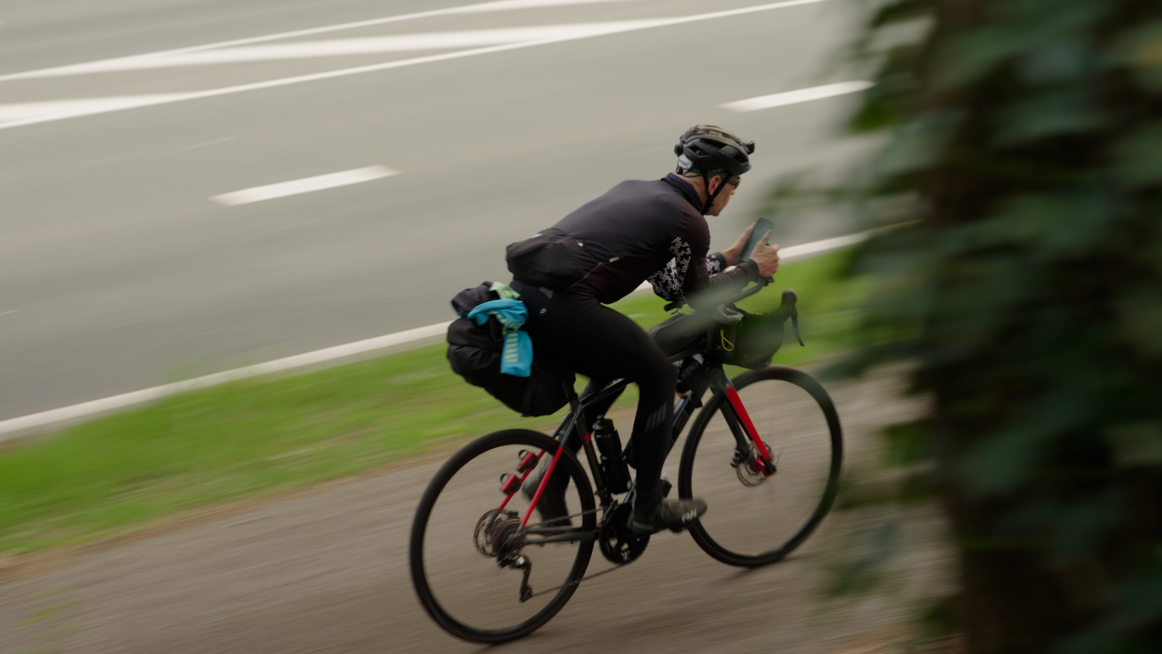 Borderline700 still van rider in volle snelheid op de fiets